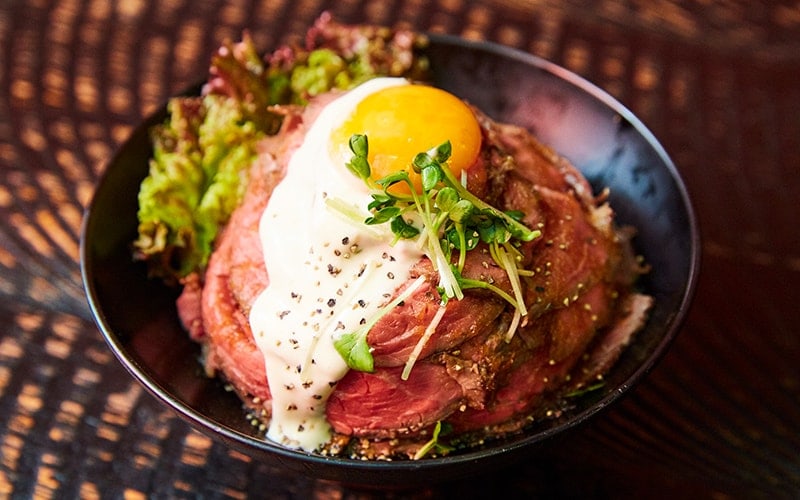 フォトジェ肉 な丼をペロリと完食しよう Find My Tokyo 東京メトロ