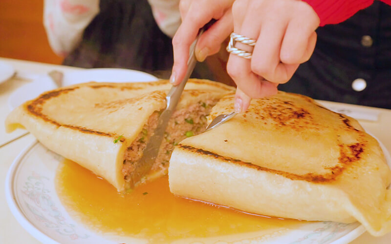 100倍のジャンボ餃子を食べよう！ | Find my Tokyo. | 東京メトロ